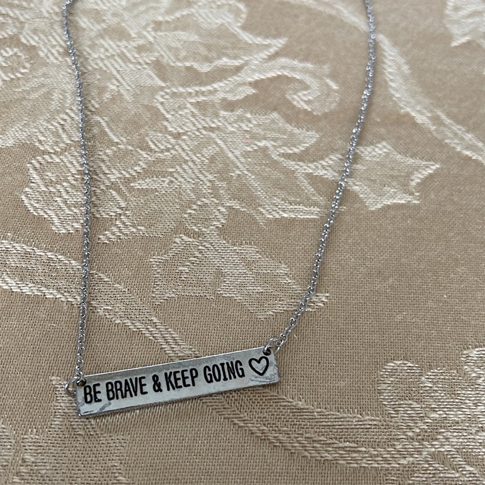 Brand new neckless - Picture 3 of 3